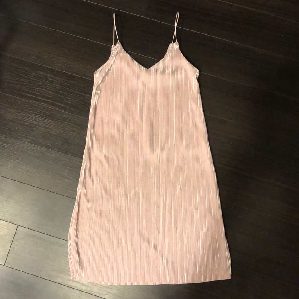 Misguided Pink Chiffon Pleaded Petite Mini Dress - Picture 2 of 4